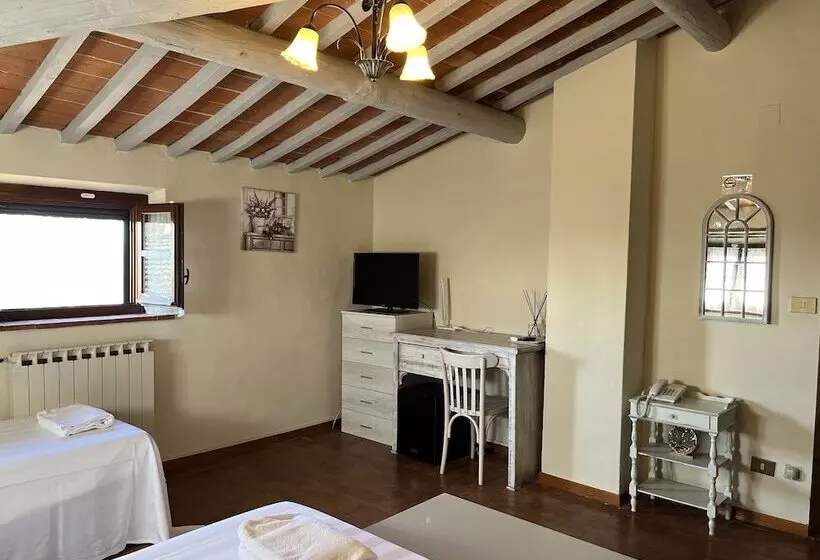 Standard Kolmen Hengen Huone, Villa Schiatti