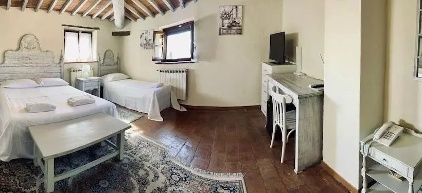 Standard Kolmen Hengen Huone, Villa Schiatti