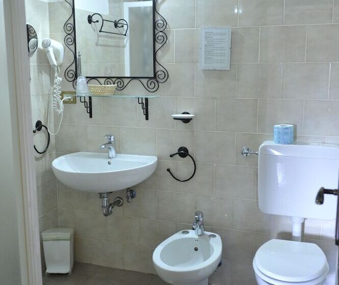 スタンダードトリプルルーム, Villa Schiatti