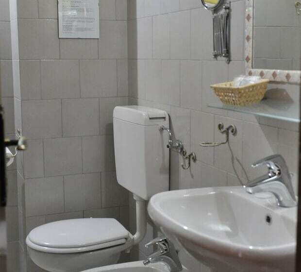 スーペリアトリプルルーム, Villa Schiatti