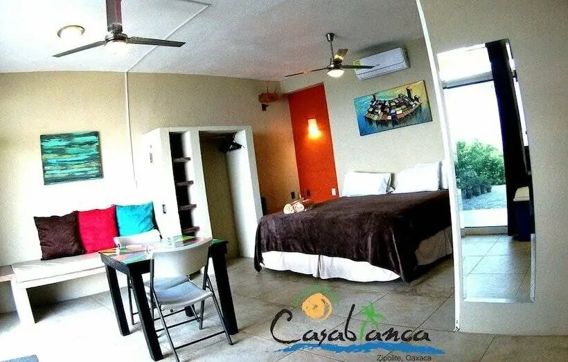 コンフォーとスイートルーム, Casablanca Guest House