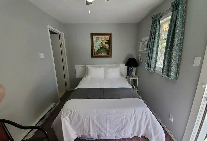 ダブルベッドのエコノミールーム, Celadon Lodge