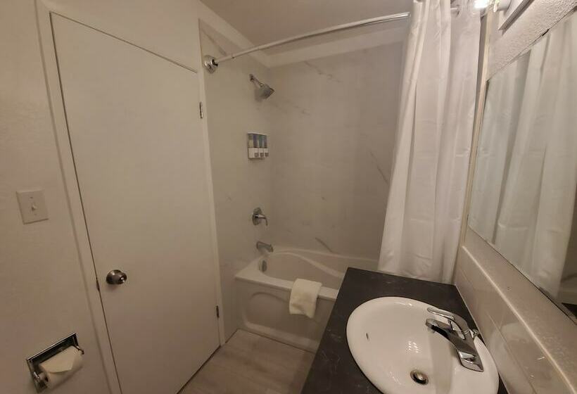 سوییت خانوادگی, Celadon Lodge