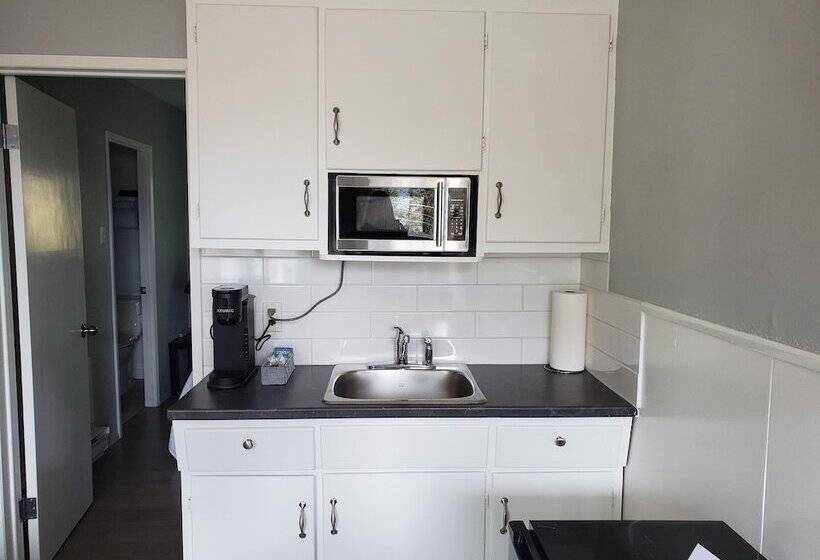 سوییت خانوادگی, Celadon Lodge