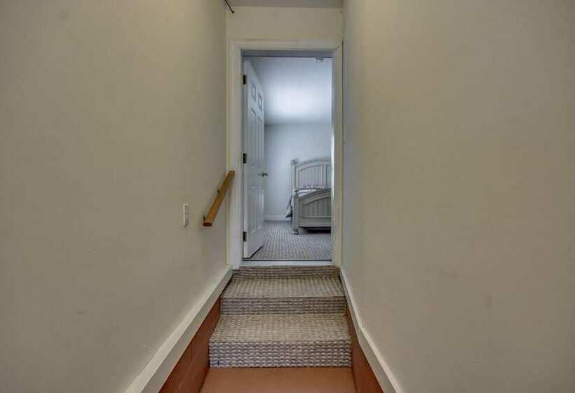 Апартаменты Deluxe 3 Спальни, Hemingways By The Sea