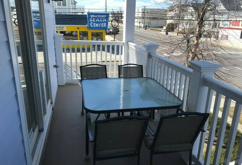 Апартаменты 4 Спальни, Hemingways By The Sea