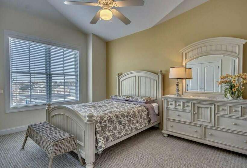 Апартаменты Deluxe 3 Спальни, Hemingways By The Sea