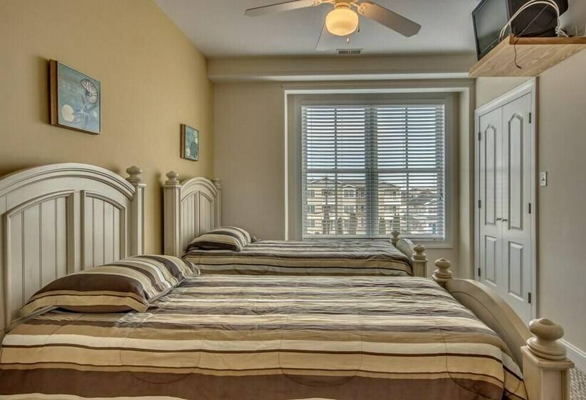 Апартаменты Deluxe 3 Спальни, Hemingways By The Sea