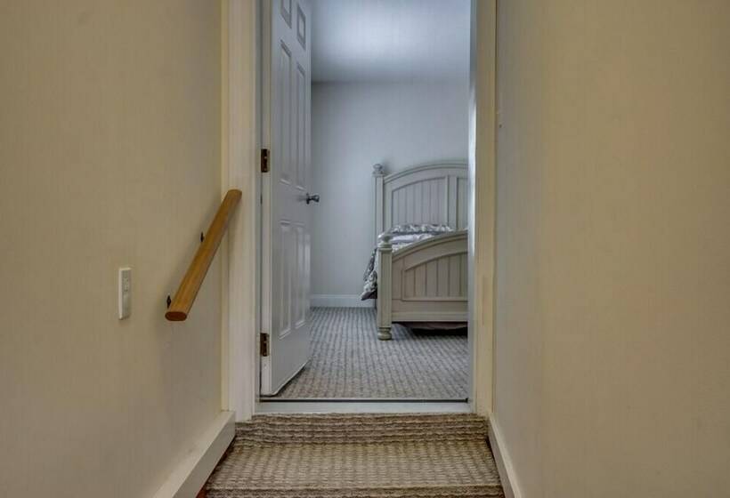 Апартаменты Deluxe 3 Спальни, Hemingways By The Sea