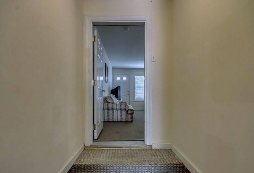 Апартаменты 4 Спальни, Hemingways By The Sea