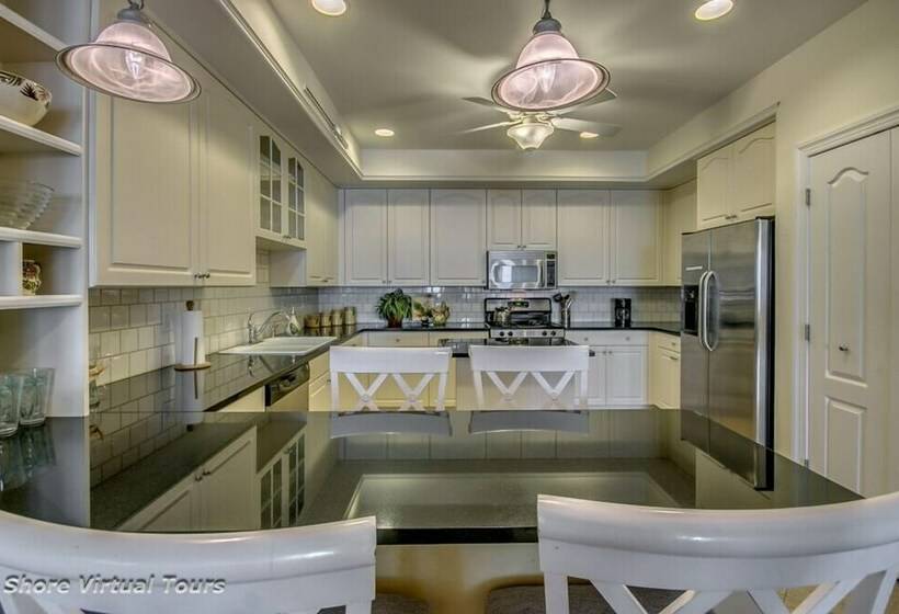 Апартаменты 4 Спальни, Hemingways By The Sea