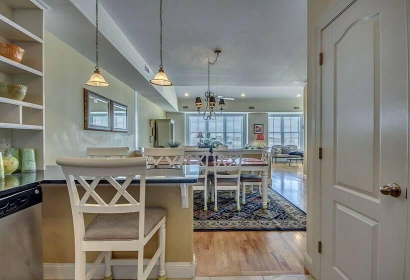 Апартаменты Deluxe 3 Спальни, Hemingways By The Sea