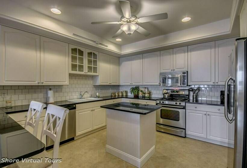 Апартаменты 4 Спальни, Hemingways By The Sea