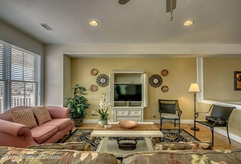 Апартаменты 4 Спальни, Hemingways By The Sea