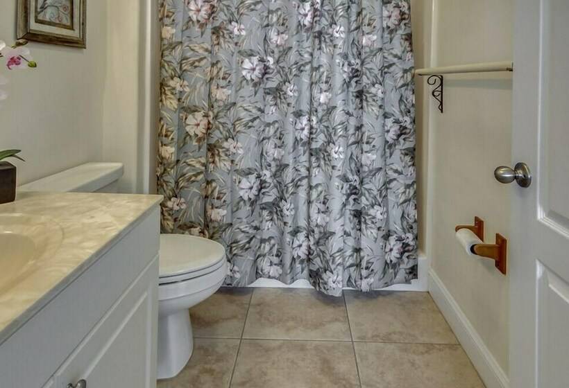 Апартаменты Deluxe 3 Спальни, Hemingways By The Sea