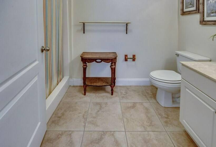 Апартаменты Deluxe 3 Спальни, Hemingways By The Sea