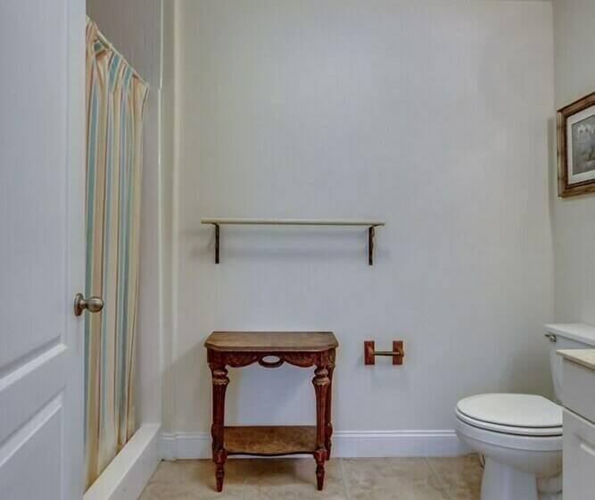 Апартаменты Deluxe 3 Спальни, Hemingways By The Sea