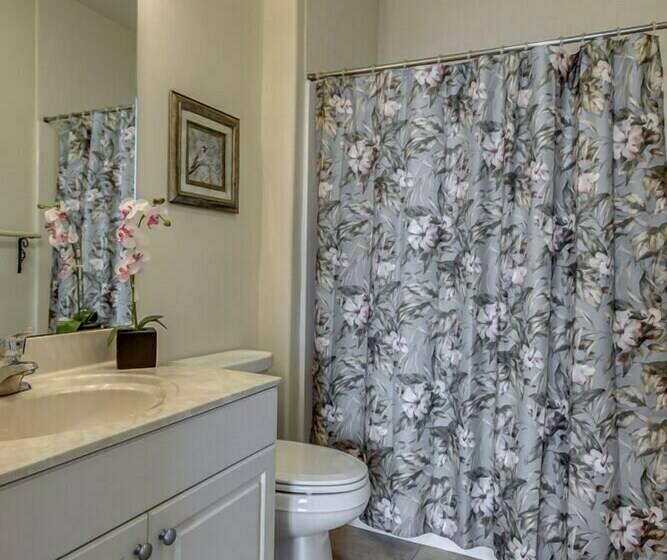 Апартаменты Deluxe 3 Спальни, Hemingways By The Sea