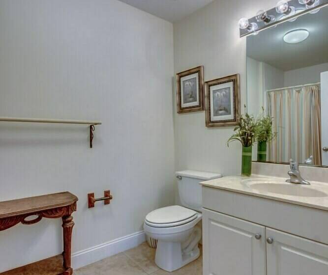 Апартаменты Deluxe 3 Спальни, Hemingways By The Sea