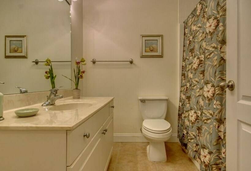 Апартаменты 4 Спальни, Hemingways By The Sea