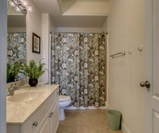 Апартаменты 4 Спальни, Hemingways By The Sea