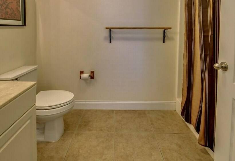 Апартаменты 4 Спальни, Hemingways By The Sea