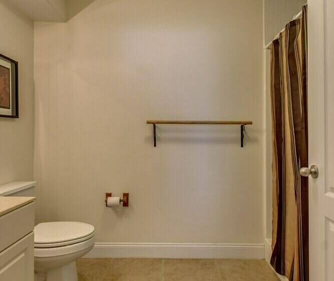 Апартаменты 4 Спальни, Hemingways By The Sea