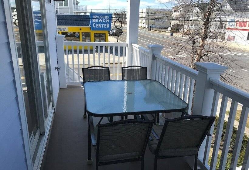 Апартаменты 4 Спальни, Hemingways By The Sea