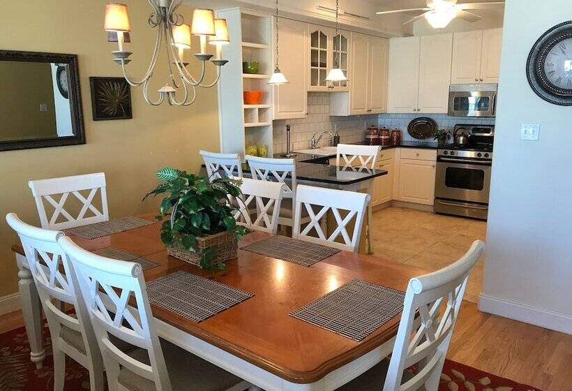 Апартаменты 4 Спальни, Hemingways By The Sea