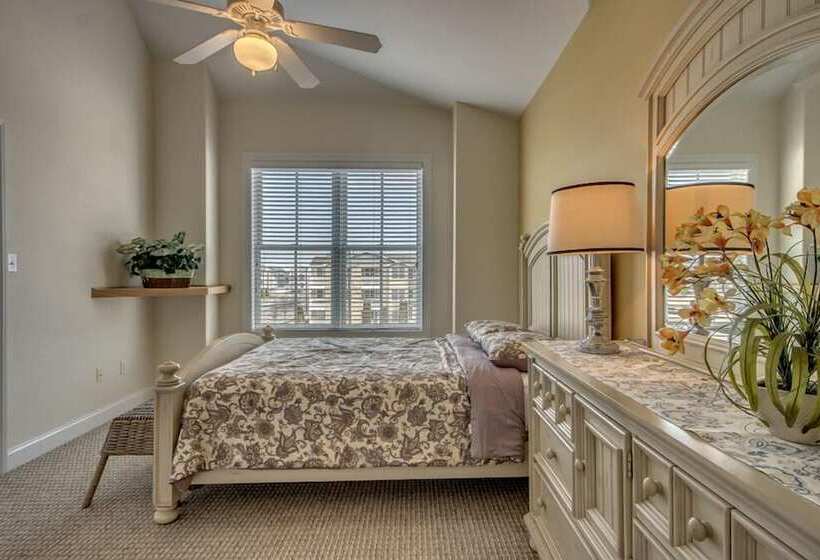 Апартаменты Deluxe 3 Спальни, Hemingways By The Sea