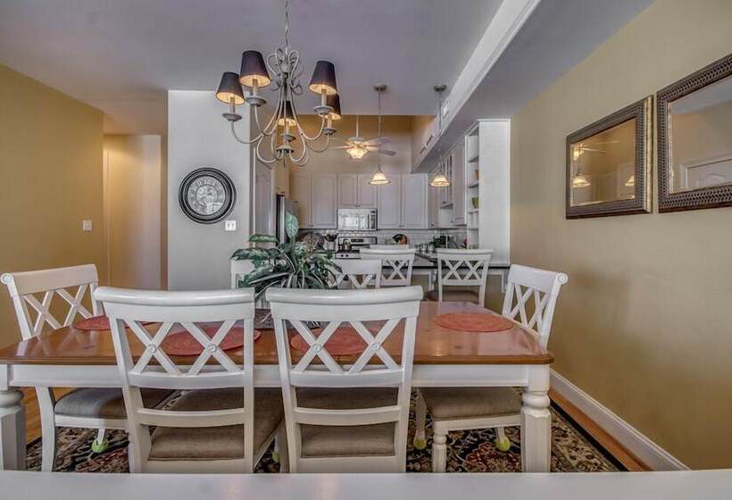 Апартаменты Deluxe 3 Спальни, Hemingways By The Sea