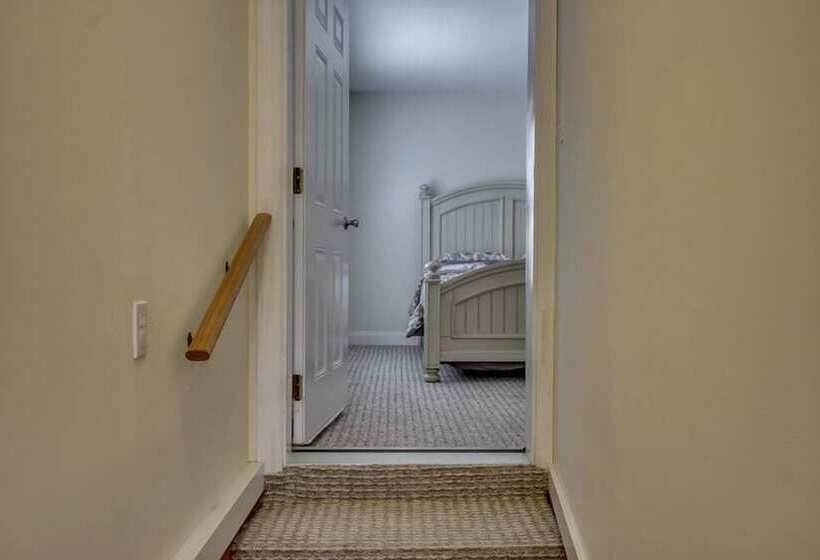 Апартаменты Deluxe 3 Спальни, Hemingways By The Sea