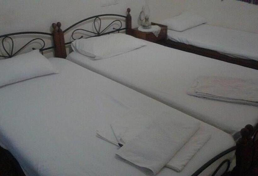 חדר קלאסי לשלושה, Zakros Rooms Restaurant