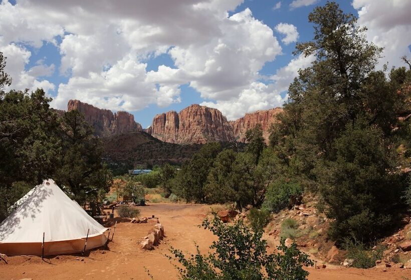 كوخ قياسي, Zion View Camping