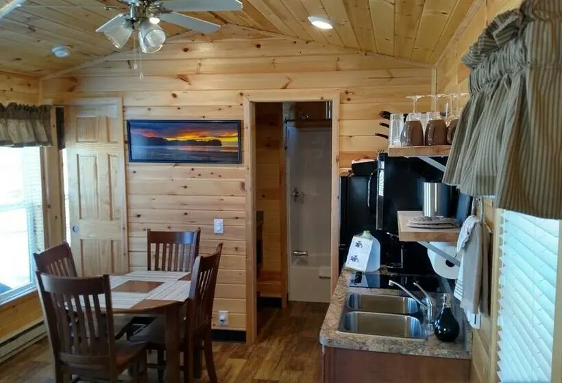 ２ベッドルームデラックスアパートメント, Crescent Beach And Rv Park