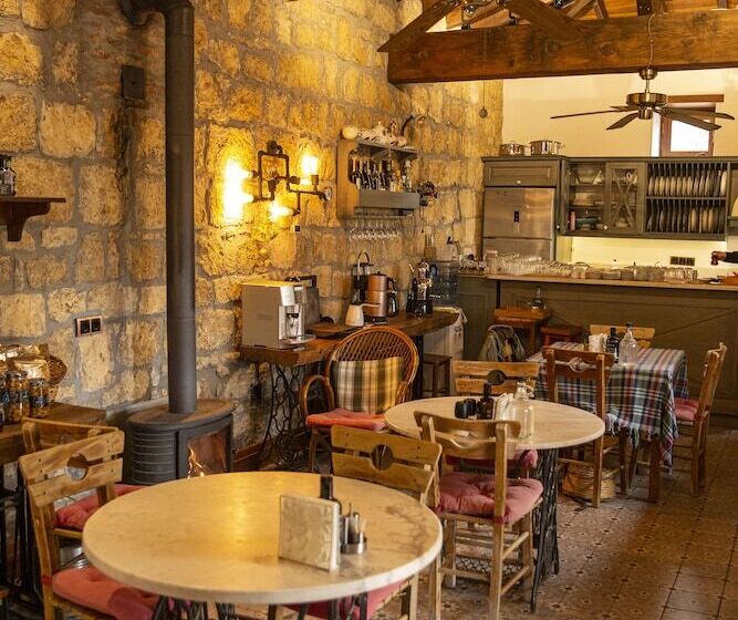 کلبه ییلاقی, Mavras Tas Odalar