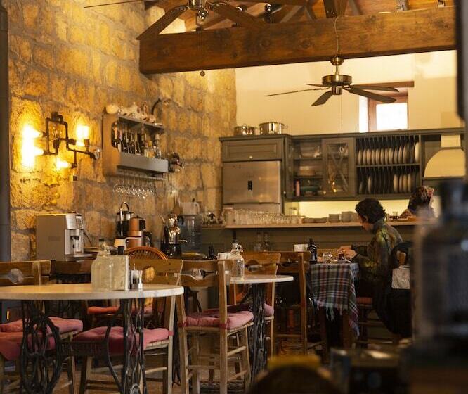 کلبه ییلاقی, Mavras Tas Odalar