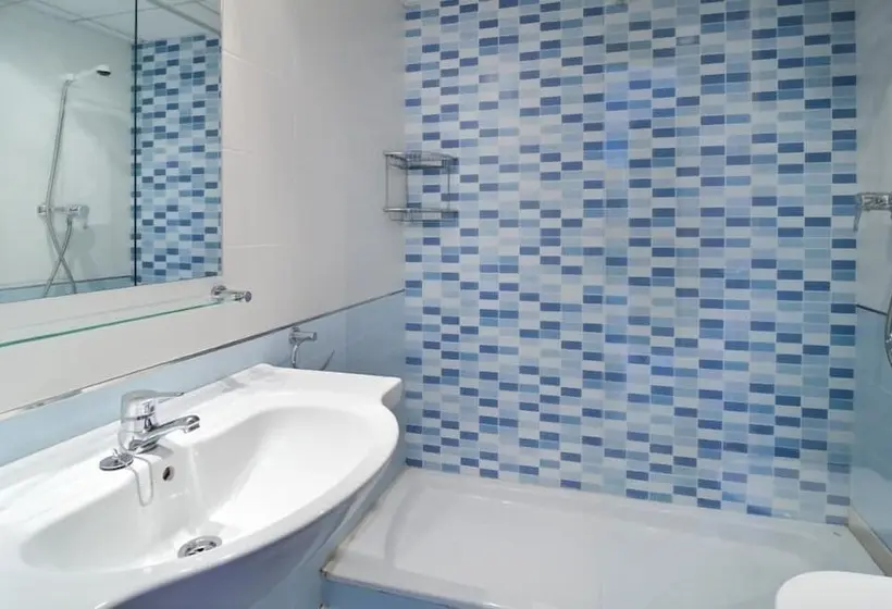 Huoneisto 2 Makuuhuonetta Merinäkymä, Apartamentos Ornis