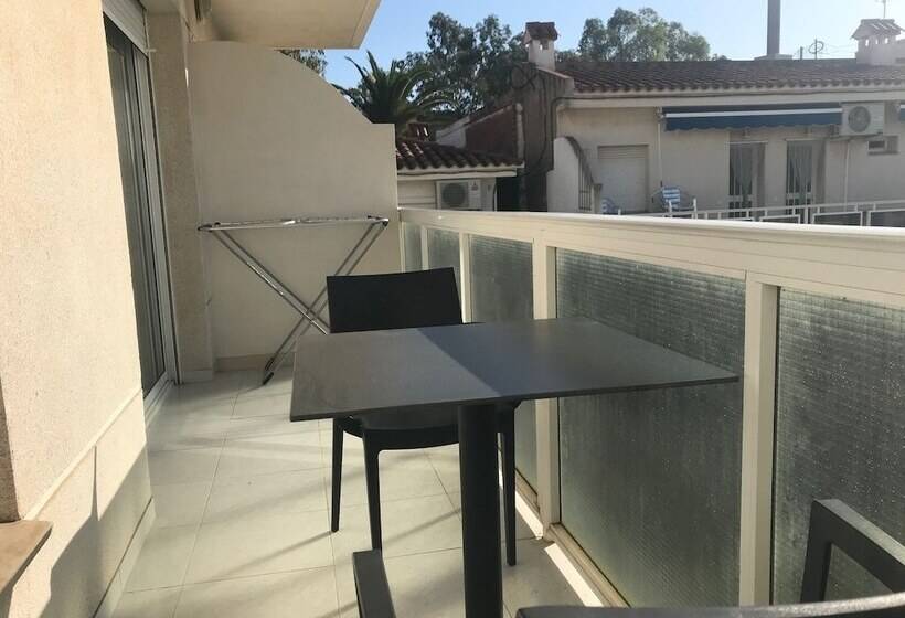 آپارتمان 1 خوابه با چشمانداز باغ, Apartamentos Ornis