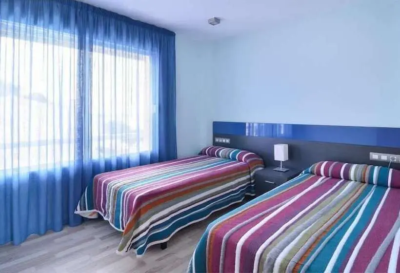 Huoneisto 2 Makuuhuonetta Merinäkymä, Apartamentos Ornis