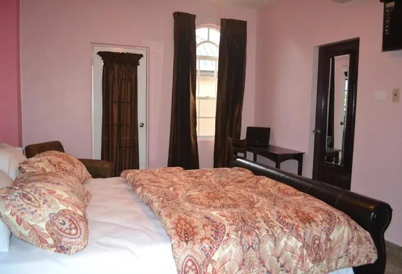 اتاق استاندارد با تخت بزرگ, Montecristo Inn