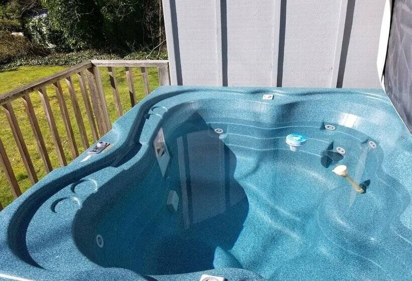 منزل غرفتين نوم, Captain S Cottage