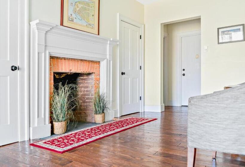 디럭스 스위트 킹 침대, Beekman Arms And Delamater Inn