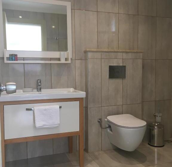 اتاق لوکس با چشمانداز دریا, La Moda Beach