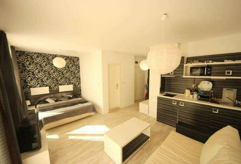 استودیوی استاندارد, Boutique Suites Rainbow 4