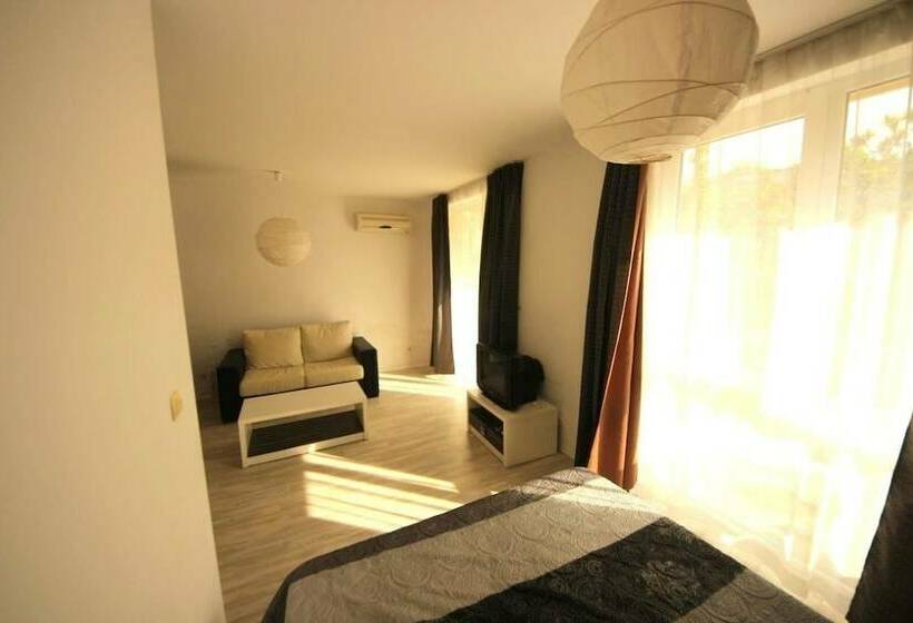 استودیوی استاندارد, Boutique Suites Rainbow 4