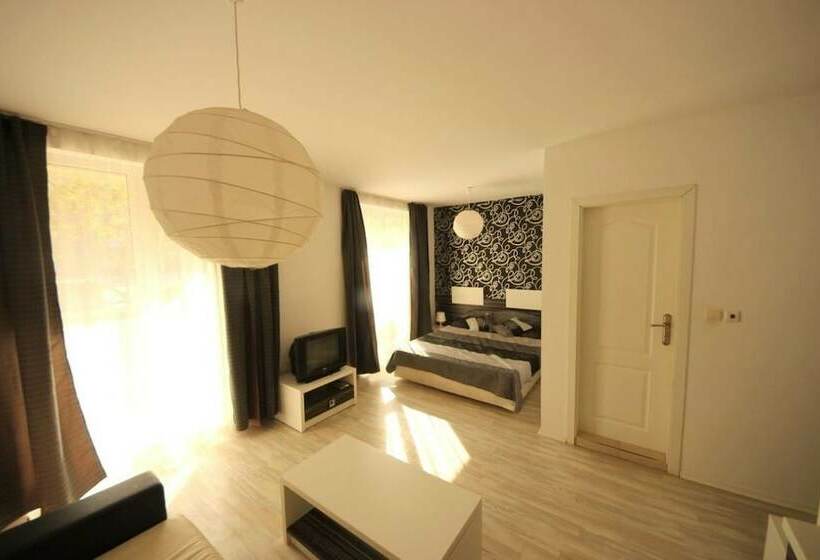 استودیوی استاندارد, Boutique Suites Rainbow 4