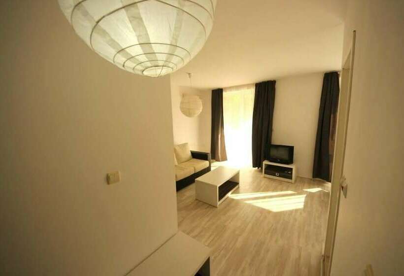 استودیوی استاندارد, Boutique Suites Rainbow 4