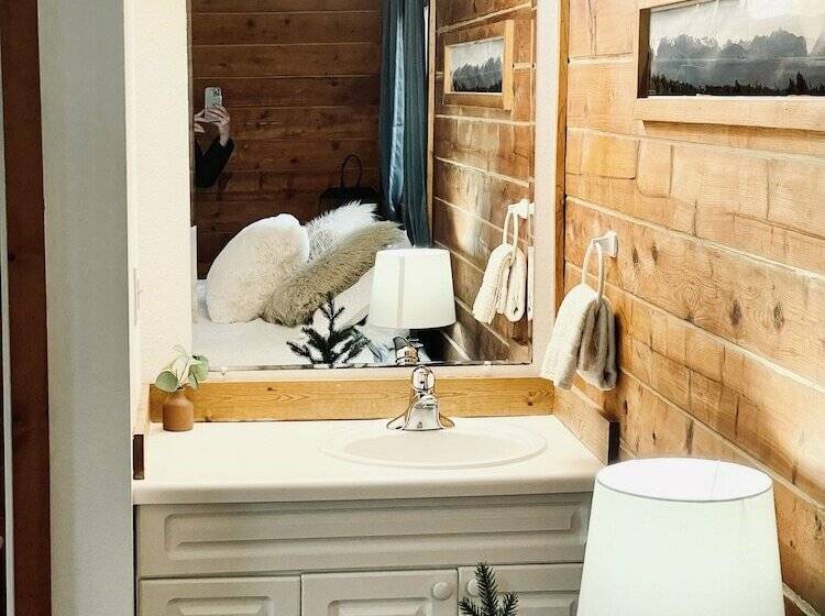 오두막, Glacier View Cabins