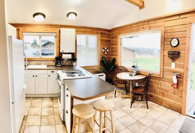 منزل غرفتين نوم, Glacier View Cabins